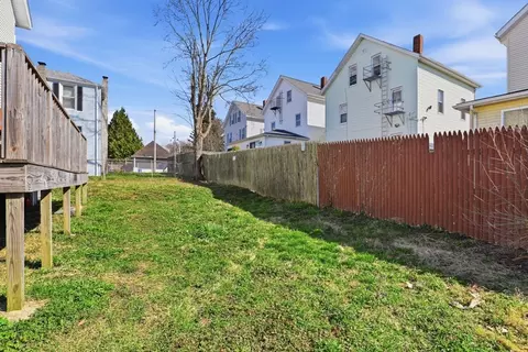 Exterior - 477 Palmer St, Fall River, MA 02721 photo 2 of 10
