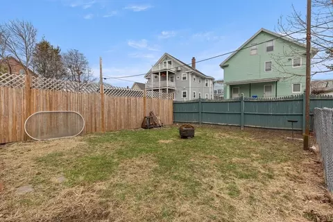 Exterior - 37 Chase St, Beverly, MA 01915 photo 6 of 8