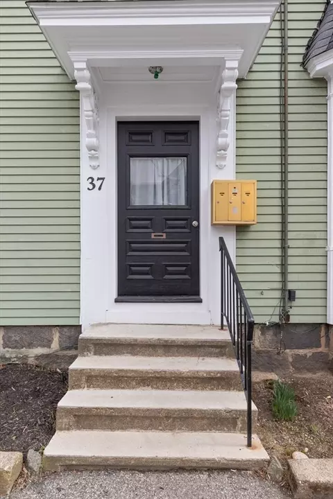 Exterior - 37 Chase St, Beverly, MA 01915 photo 3 of 8