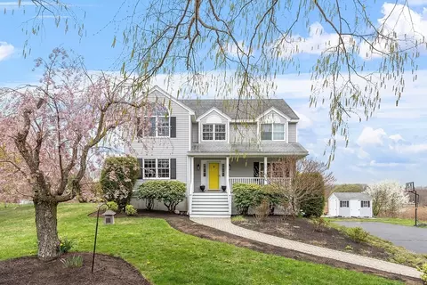 136 Chandler Rd, Andover, MA 01810