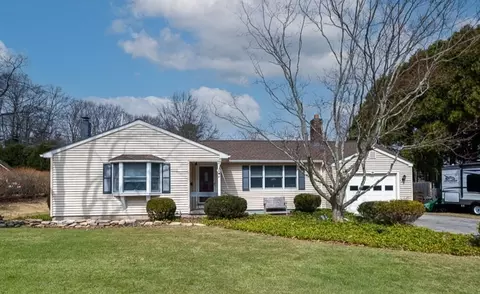 20 Rocky Hill Rd, Oxford, MA 01540