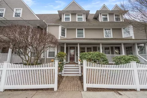 64 Webster St #64, Newton, MA 02465