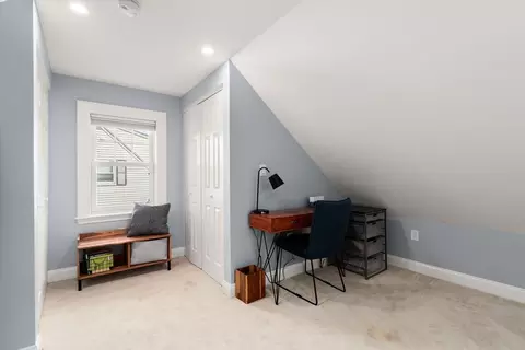 Entry Way - 438 Mount Vernon St, Dedham, MA 02026 photo 3 of 5