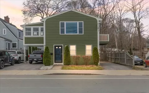 333 Merrimac St #1, Newburyport, MA 01950