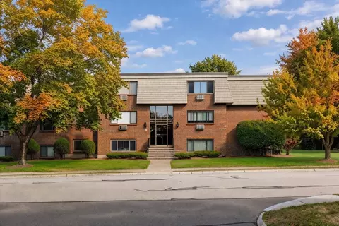 5 Hallmark Gdns #1, Burlington, MA 01803