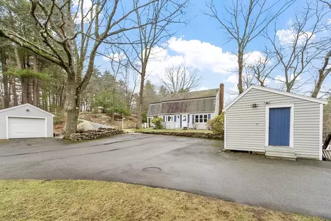 125 Eastern Ave, Essex, MA 01929