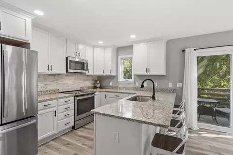 22 Apthorp St, Worcester, MA 01606 photo 6