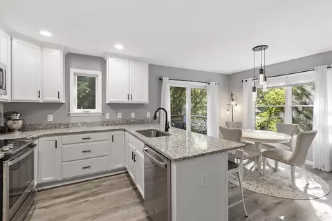 22 Apthorp St, Worcester, MA 01606 photo 7