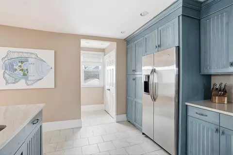 Entry Way - 62 C St, Hull, MA 02045 photo 4 of 4