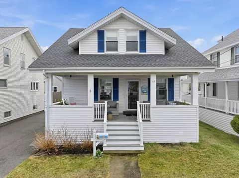 62 C St, Hull, MA 02045