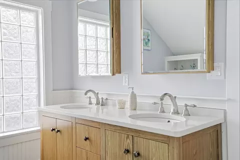 Bath - 62 C St, Hull, MA 02045 photo 4 of 6