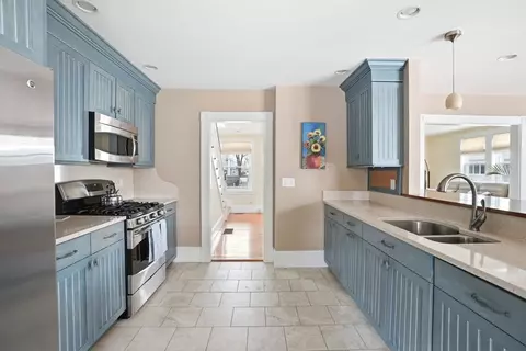 Kitchen - 62 C St, Hull, MA 02045 photo 3 of 4