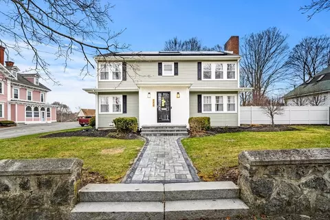588 Andover St, Lowell, MA 01852