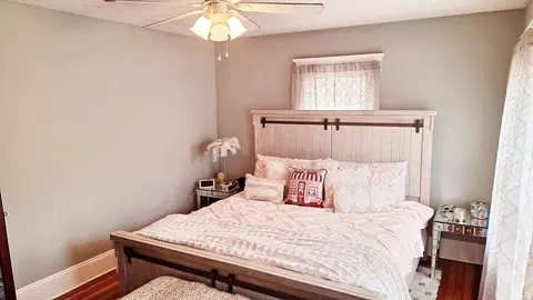 Bedroom - 100 Belvidere St, Springfield, MA 01108 photo 1 of 2