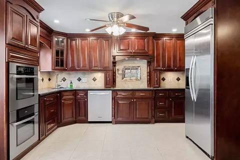 23 Pebble Pl #23, Malden, MA 02148