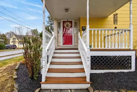52 Maple St, Hamilton, MA 01982 photo 4