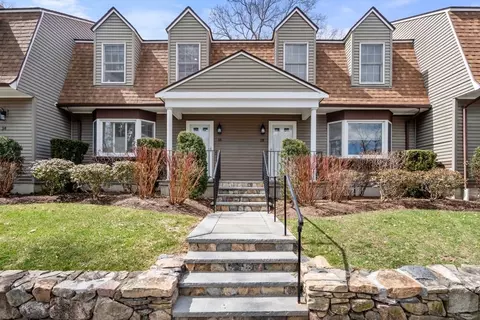 16 Wiswall Cir #16, Wellesley, MA 02482