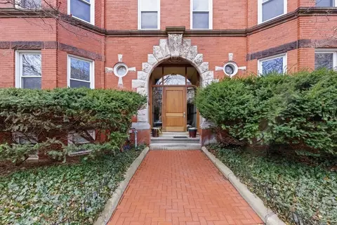 18 Centre St #304, Cambridge, MA 02139