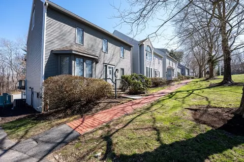 84 Kim Ter #84, Stoughton, MA 02072