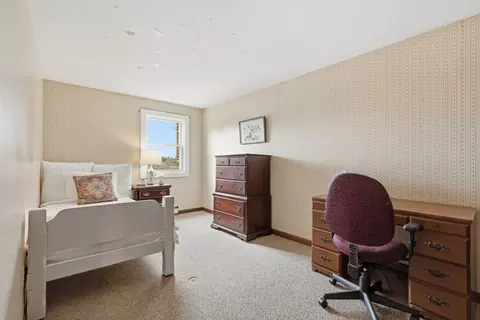 Bedroom - 53 Florence Rd, Easthampton, MA 01027 photo 5 of 6