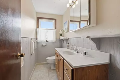 Bath - 53 Florence Rd, Easthampton, MA 01027 photo 1 of 2