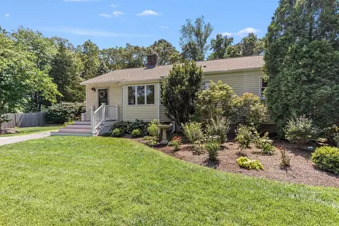 31 Chief Justice Cushing Hwy, Hingham, MA 02043