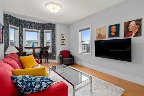 26 Armstrong St #3, Jamaica Plain, MA 02130