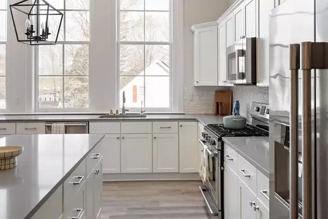 10 Congress St #301, Amesbury, MA 01913