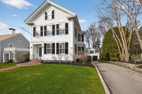 33 Lincoln St, Hingham, MA 02043