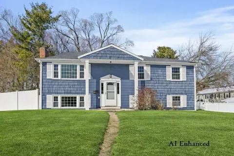 56 Puddingstone Ln, Bellingham, MA 02019