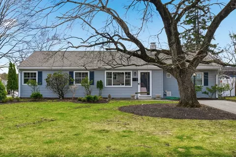 19 Brookfield Cir, Framingham, MA 01701