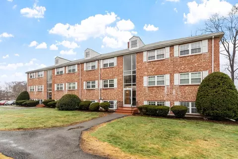 80 Edgelawn Ave #6, North Andover, MA 01845