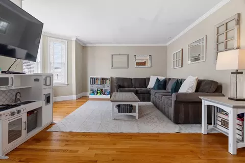 760-762 E 5th St #2, Boston, MA 02127 photo 3