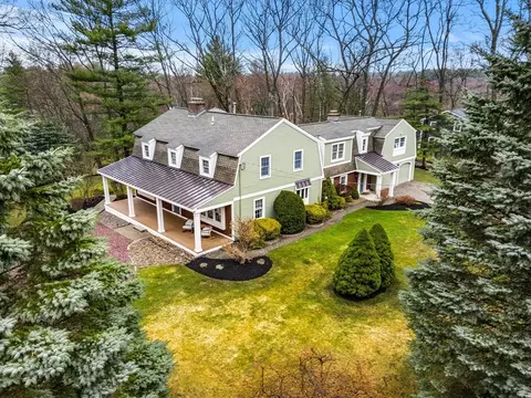 2 Deerberry Ln, Andover, MA 01810