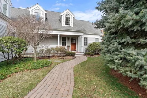 25 Davis Brook Dr #25, Natick, MA 01760