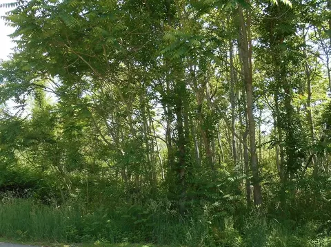 21 Papermill Rd, Wareham, MA 02576