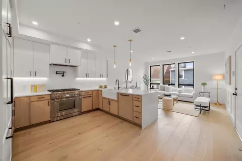 136 W Eighth St #3, Boston, MA 02127