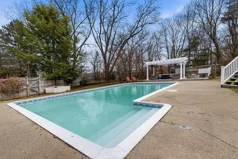 168 Summer Ave, Reading, MA 01867 photo 26