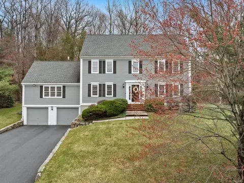 43 Thomas Newton Dr, Westborough, MA 01581