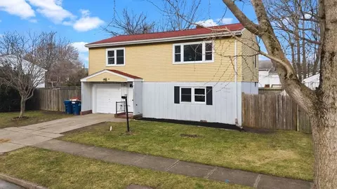 38 Turner St, New Bedford, MA 02740