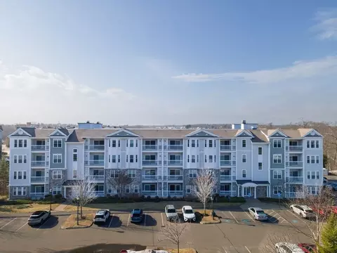 426 John Mahar Hwy #408, Braintree, MA 02184