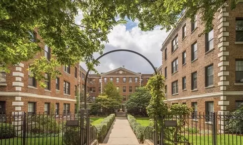 66 Queensberry St #221, Boston, MA 02115