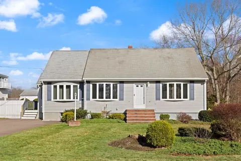102 Chisholm Rd, Stoughton, MA 02072