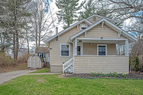 10 Sunnybank Ave, Rockland, MA 02370