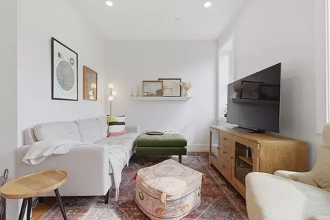 284 Sumner St #2, Boston, MA 02128