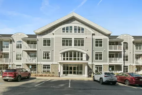 635 Old Post Rd #2-209, Sharon, MA 02067