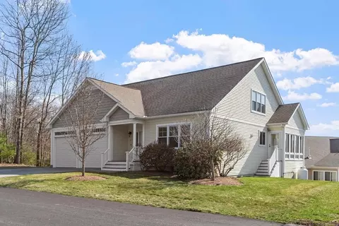 1 Victoria Dr #22, Rochdale, MA 01542