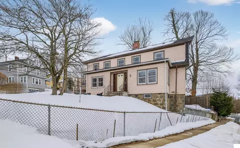 27 S Crescent Circuit, Boston, MA 02135