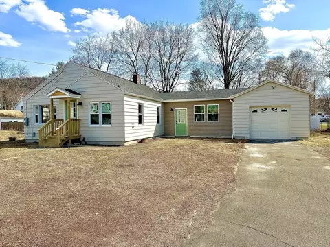 26 Mt Tom Ave, Easthampton, MA 01027