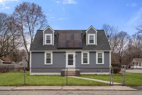 2 Pond St, Uxbridge, MA 01569
